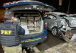 Veículo com droga fugiu por 11 km e só parou após bater em uma caminhão, no km 308 da BR-277, em Guarapuava.