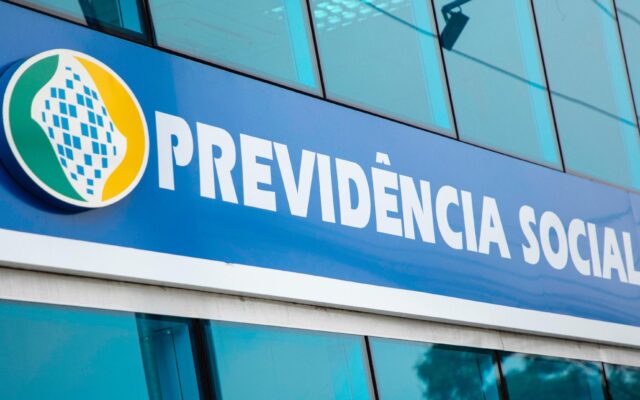 INSS paga segunda parcela do 13º a aposentados e pensionistas