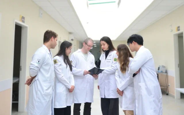 Curso de Medicina da Unicentro obtém selo de acreditação do CFM por qualidade do ensino