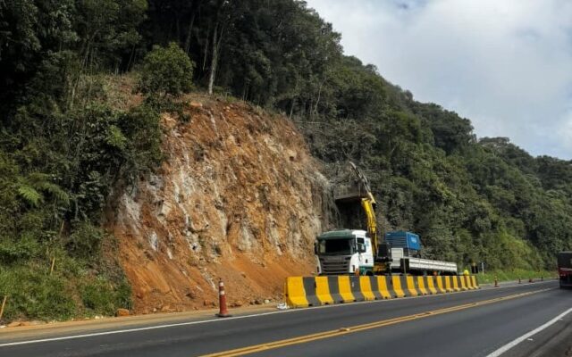 EPR Iguaçu amplia sinalização para avanço das obras de contenção de taludes na Serra da Esperança